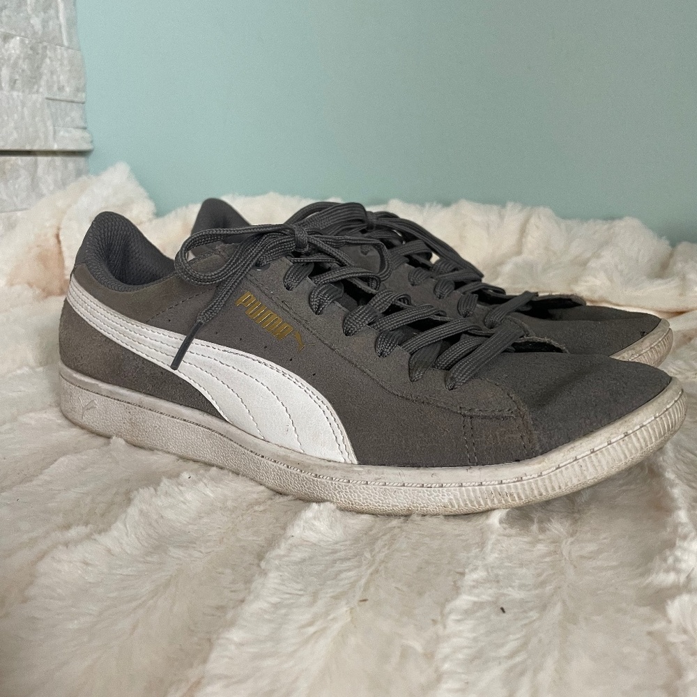 Casual Puma Sneakers Gray and White (7.5)